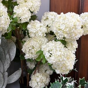 Elegant White Floral Arrangement